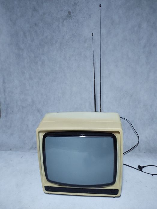 UNIMOR Neptun M341 telewizor kineskop z pilotem