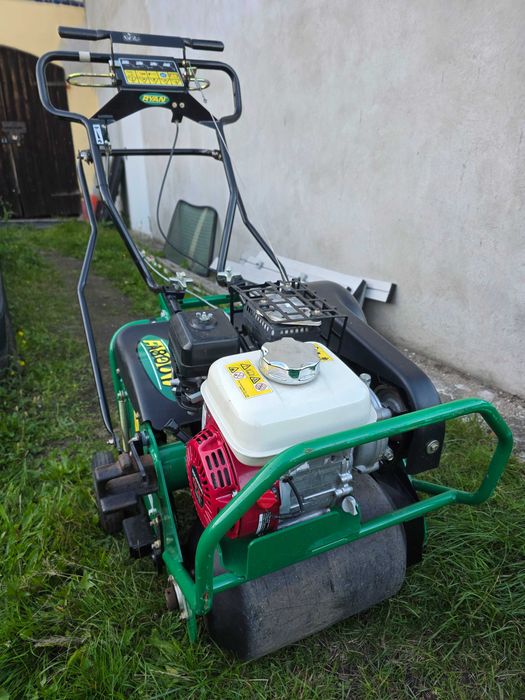 Sisis Ryan Aerator Tłokowy Billy Goat Aerator rurkowy Rink Aeracja Toro wertykulator Ransomes