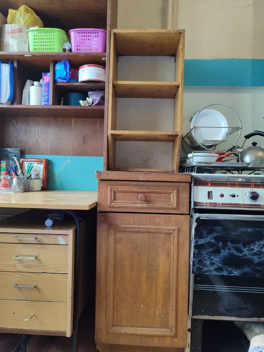 Дерев'яні кухонні меблі для дачі або гаражу