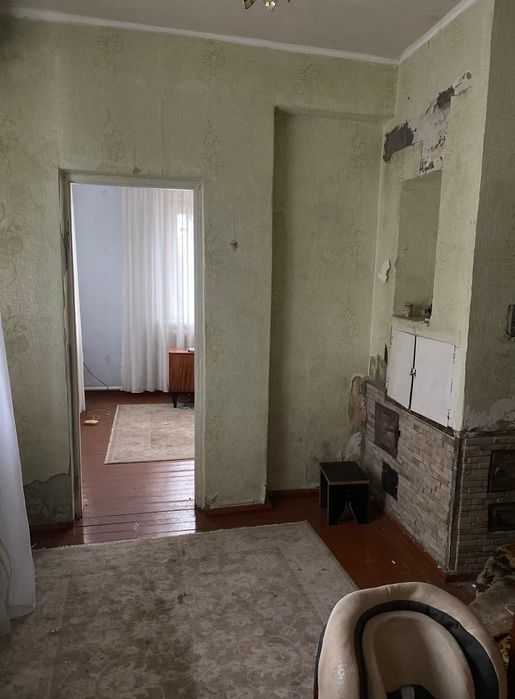 Продається пів будинку