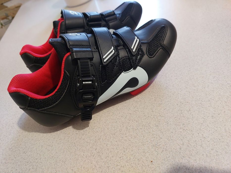 Нове Веловзуття Peloton 37 розмір