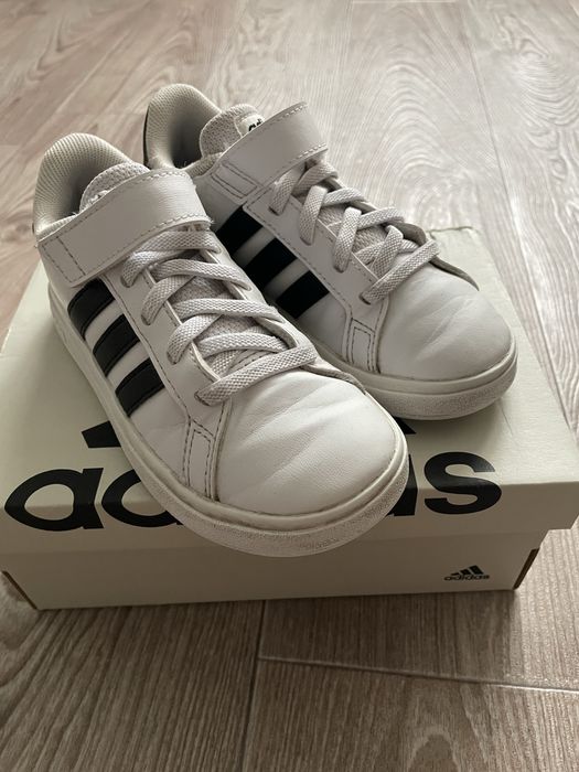 Дитячі кросівки Adidas, 29 розмір