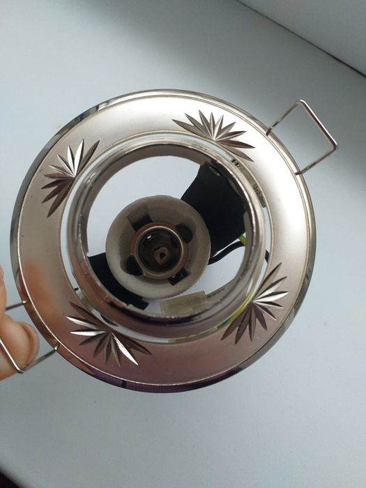 Светильник новый врезной поворотный Е14