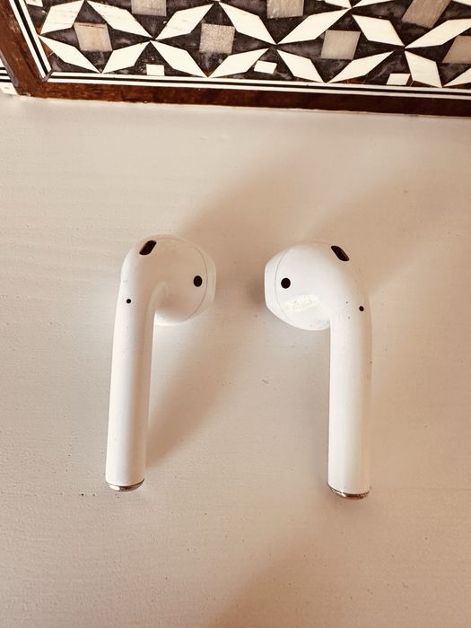 AirPods 2ª Geração Originais + 2 Caixas (1 Wireless) — 45€
