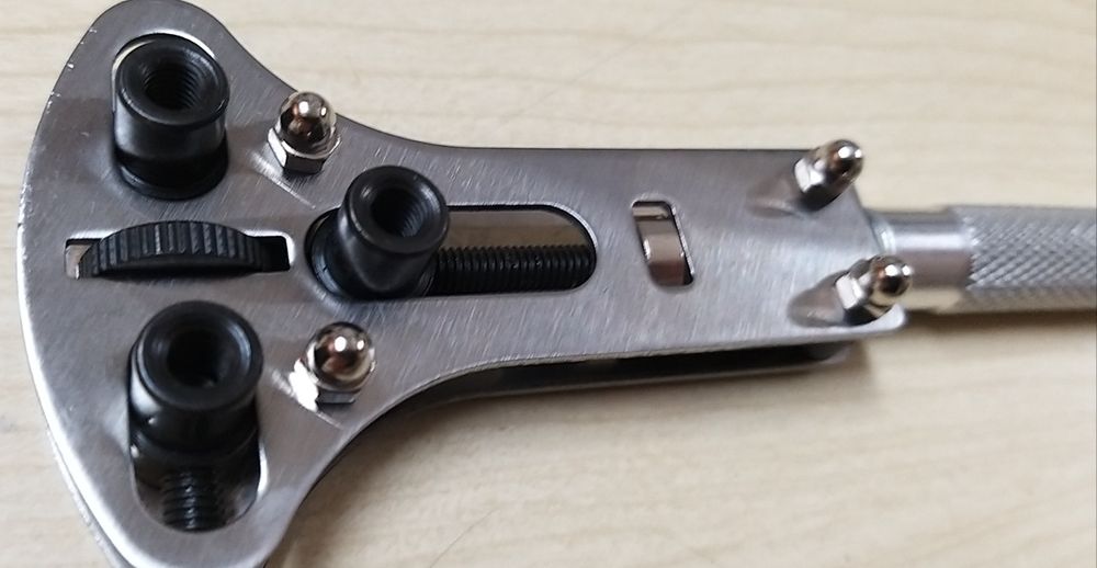 Ferramenta para abrir Relógios.