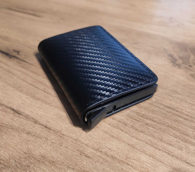 Portfel elegancki antykradzieżowych rfid carbon black