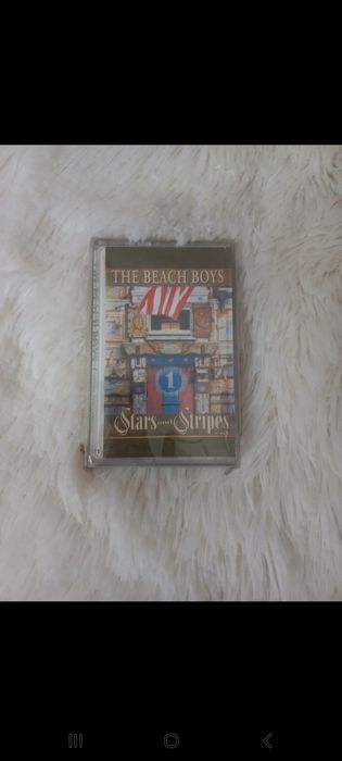 K7 the beach boys -  stars and srips