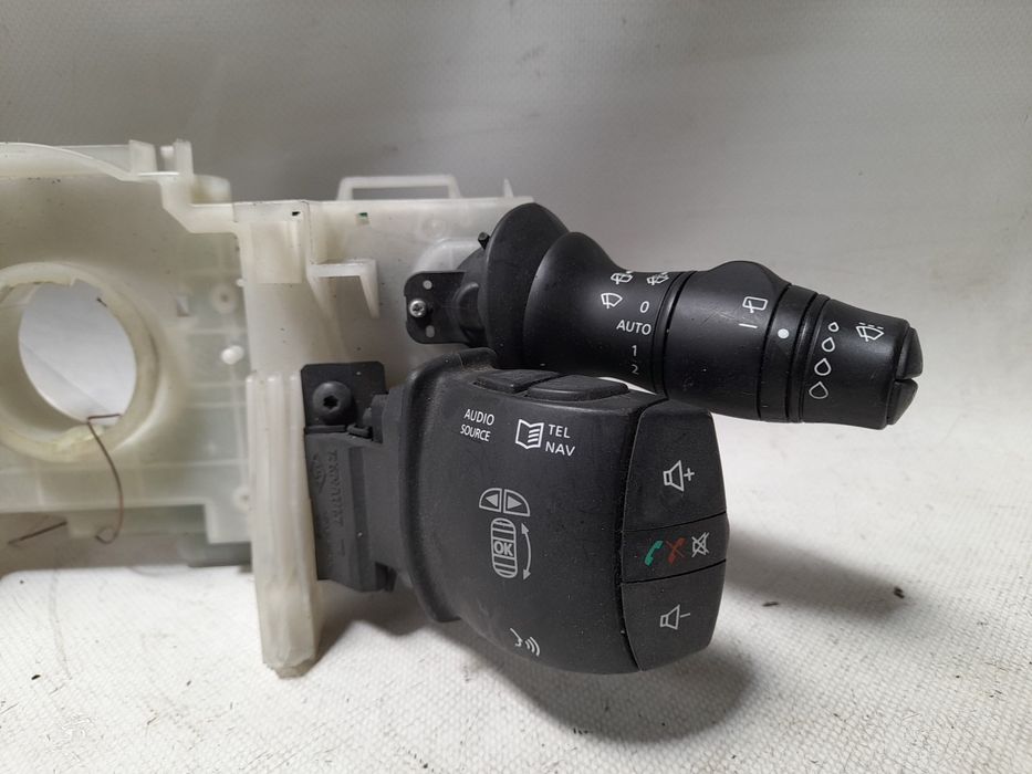 Conjunto / manetes de luzes e limpa vidros RENAULT Megane III (BZ0_)