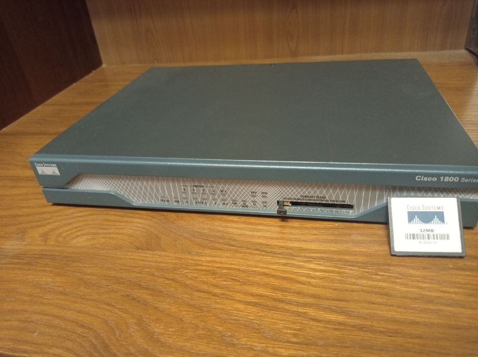 Маршрутизатор Cisco 1800 модель 1812