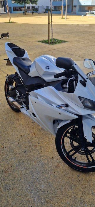 Moto Yamaha yzf 125 vendo ou troco por carro