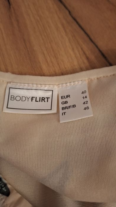 Piękna letnia sukienka 40 BodyFlirt