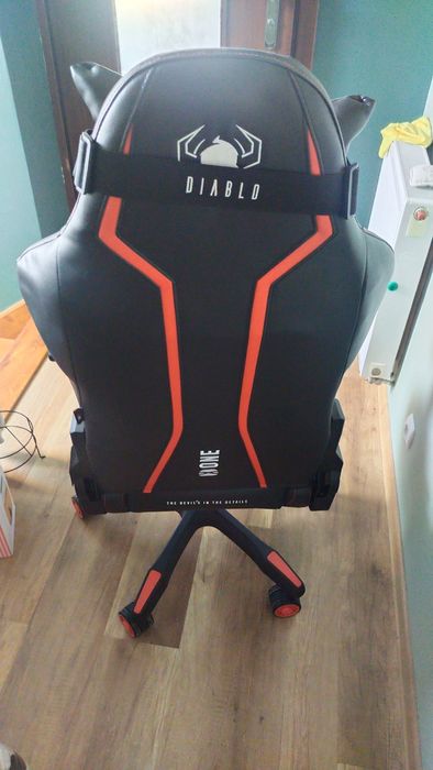 Fotel gamingowy Diablo X-One 2.0 Normal: Czarno-czerwony