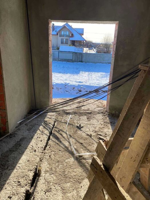 Продаж двоповерхового будинку