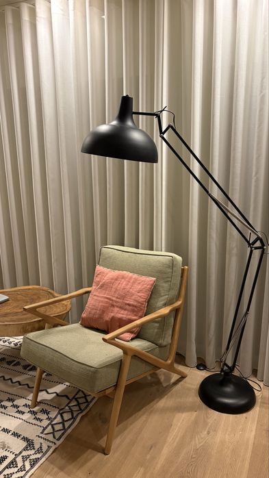 Candeeiro de Pé Articulado AREA | Design Moderno | Excelente Estado | 130€