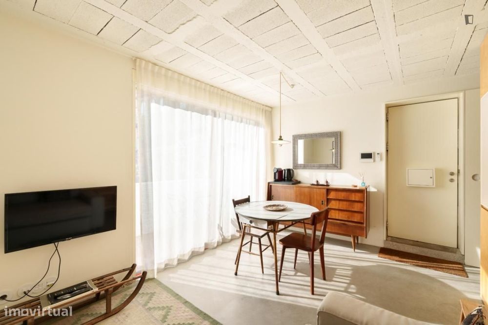 Apartamento com 1 quartos - localizado em Miragaia Porto