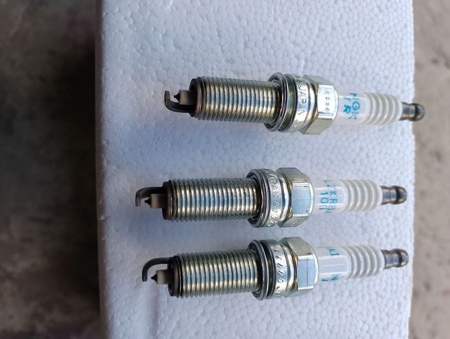 Продам свічки  запалювання NGK 97999 LZKR6AI-10G