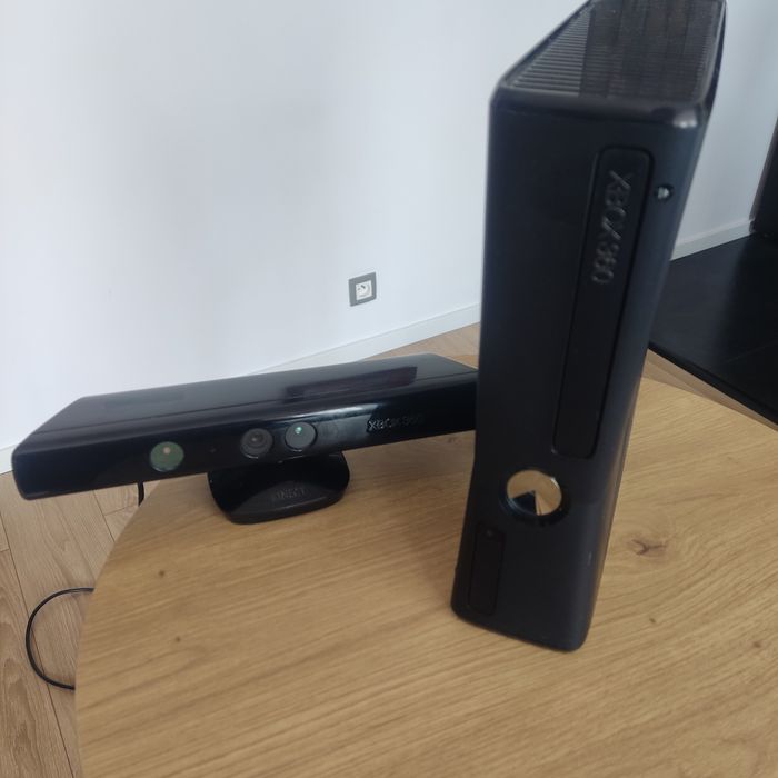 Xbox 360 S model 1439 + Kinect 360