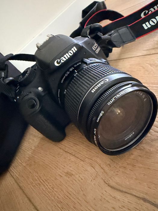 Canon EOS 1200D Kit 18-55mm. Стан НОВОГО! Пробіг менше 5 тис. кадрів. В подарунок сумка і захисне скло.
