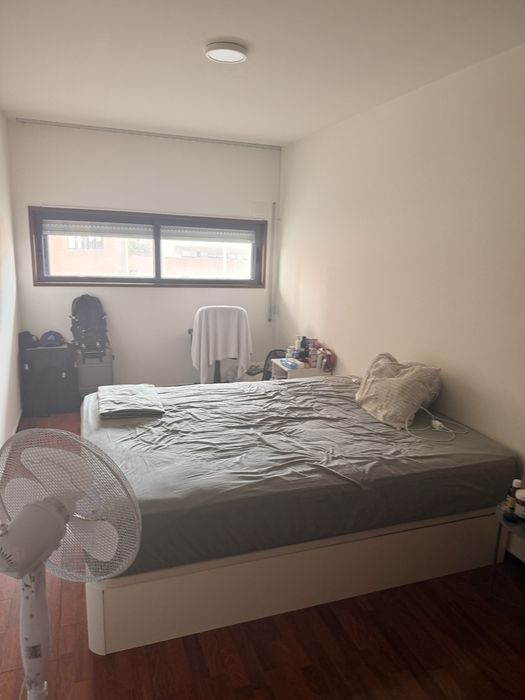 Arrenda-se quarto 450 tudo incluído