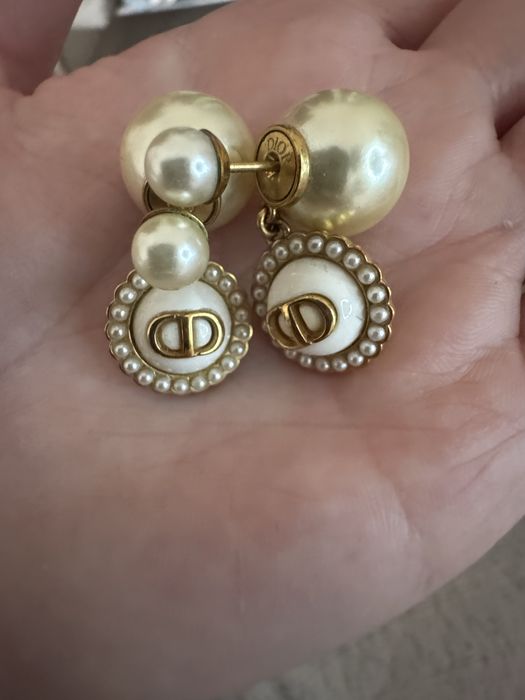 Продам сережки Dior !! Оригінал