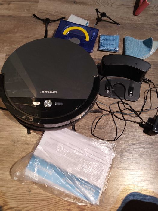 Robot sprzątający z funkcją mopowania