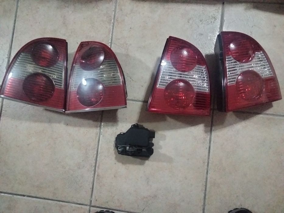 4 farolins e 1 fecho porta VW Passat  20€ cada