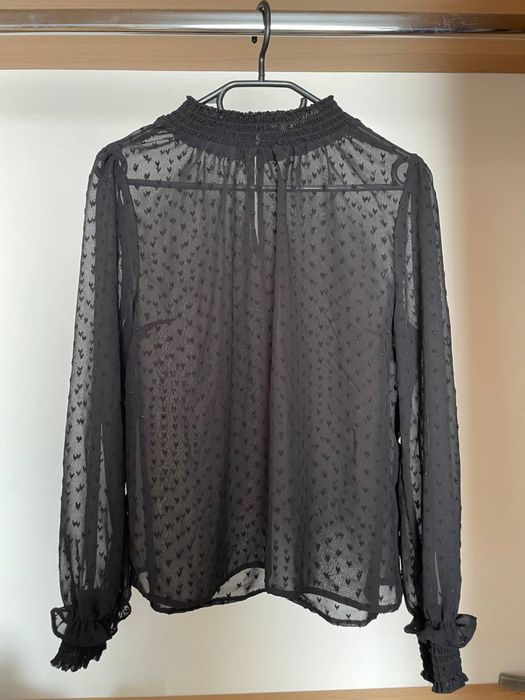 Прозора чорна блуза з довгими рукавами