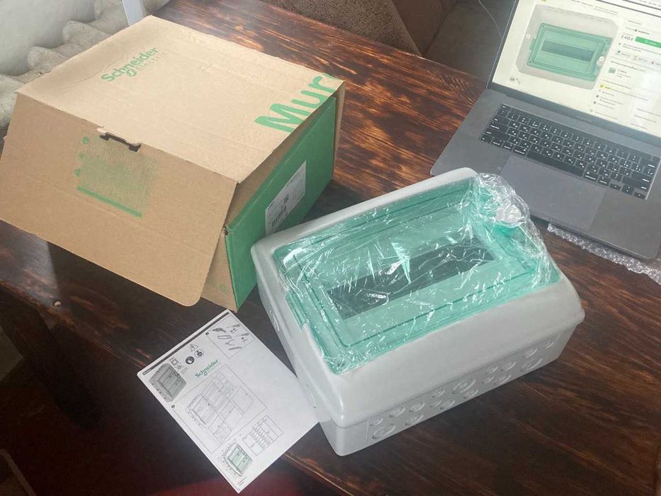 Навісна шафа/щит Schneider Electric Mureva на 12 модулів IP65 (13981)