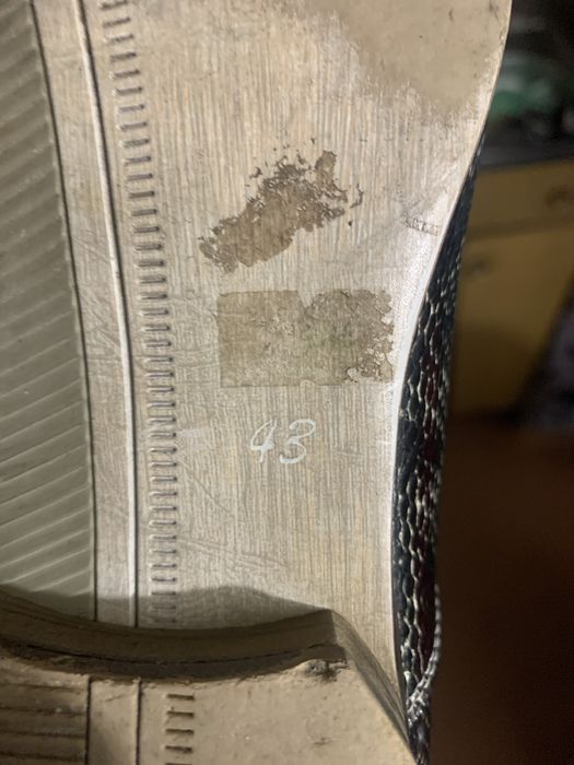 Мокасини з шкіри пітона