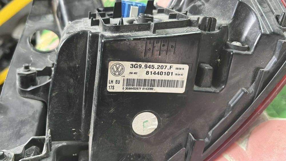Farolim trás painel esquerdo Volkswagen Passat Variant de 2015 a 2019