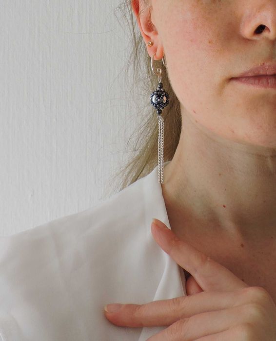 Сережки кульки з ланцюжком сріблясті довгі сережки ручна робота