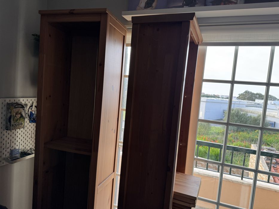 Estantes em carvalho