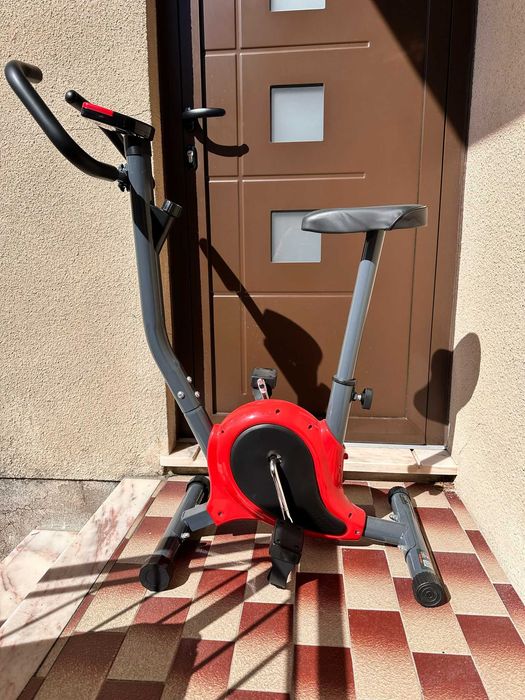 Bicicleta Estática Quase Nova à Venda