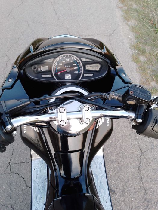 Максіскутер Honda pcx 125.