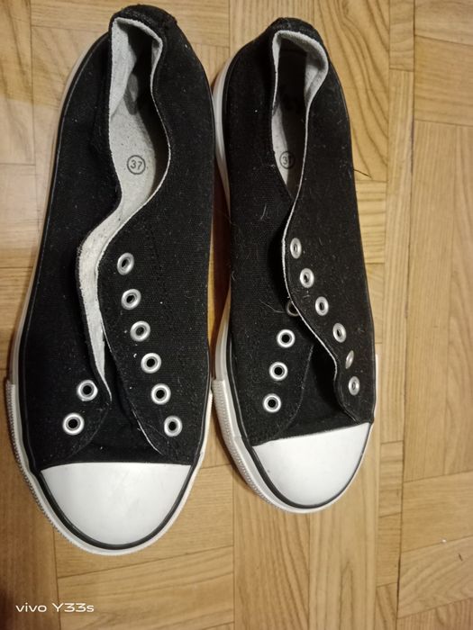 Trampk czarne rozm 37