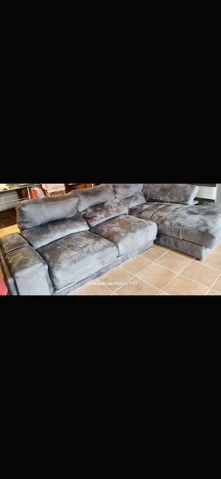 Sofá com chaise longue