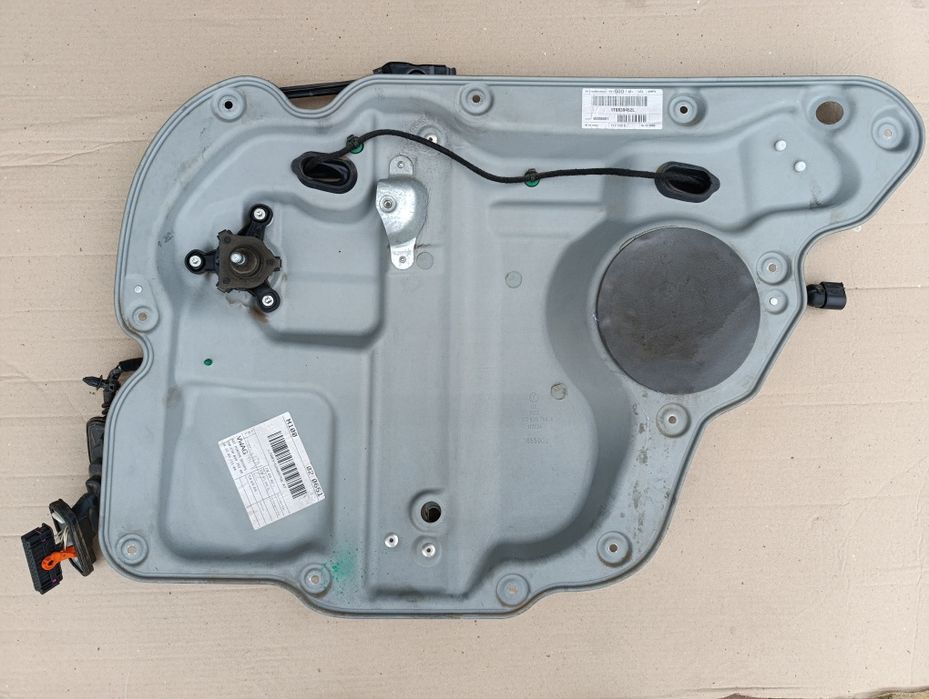 Склопідйомник задньої правої дверки Тоуран