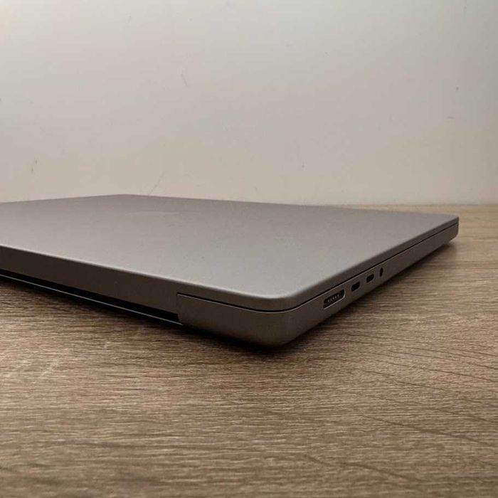Macbook Pro 16" 2021 M1 Max (32GPU) / 64Gb DDR5 / SSD 1000Gb (код: M1548)