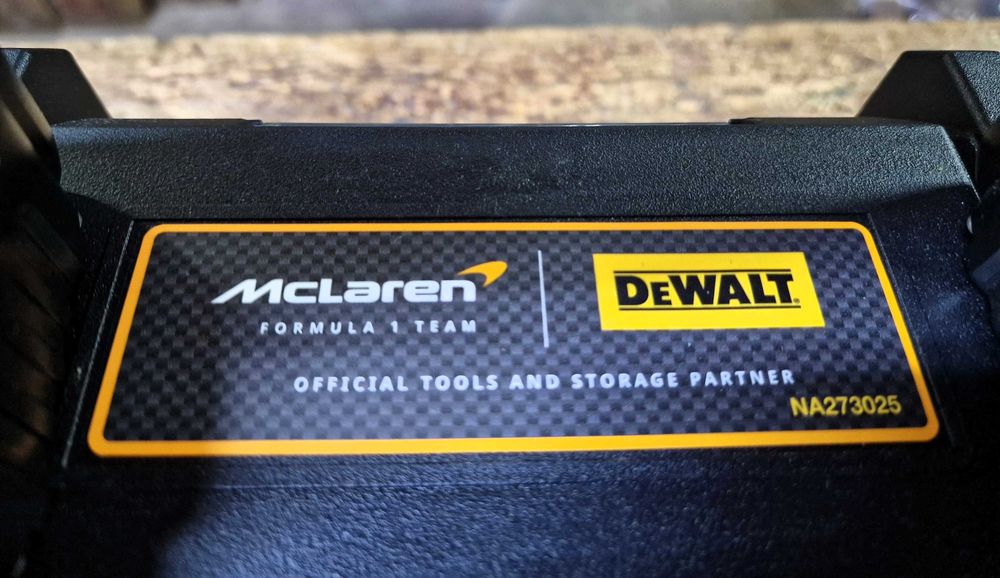 KIT MCLAREN, BERBEQUIM/APARAFUSADORA/2 BATERIAS LI-ON 5AH/MALA TSTAK