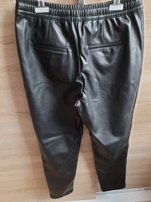 Nowe Spodnie Eco Skóra 38