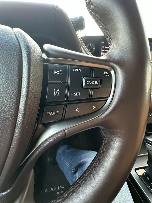 Продам Lexus ES 250