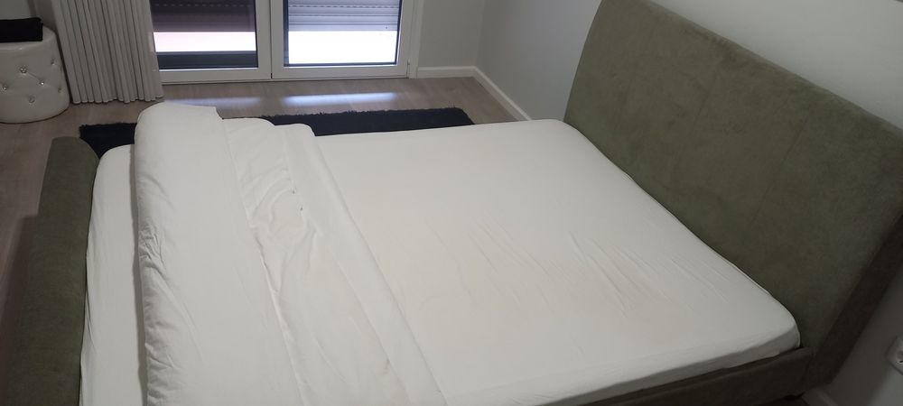 Cama de casal com colchao 1.40*1.90