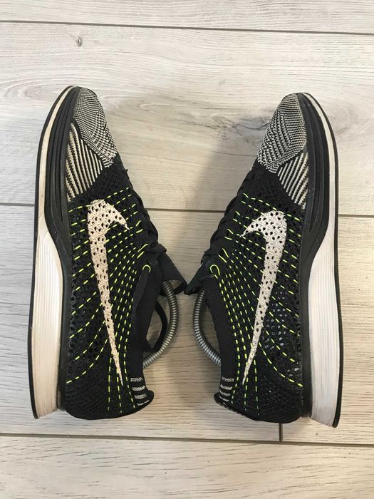 Buty Nike Flyknit Racer rozm. 40