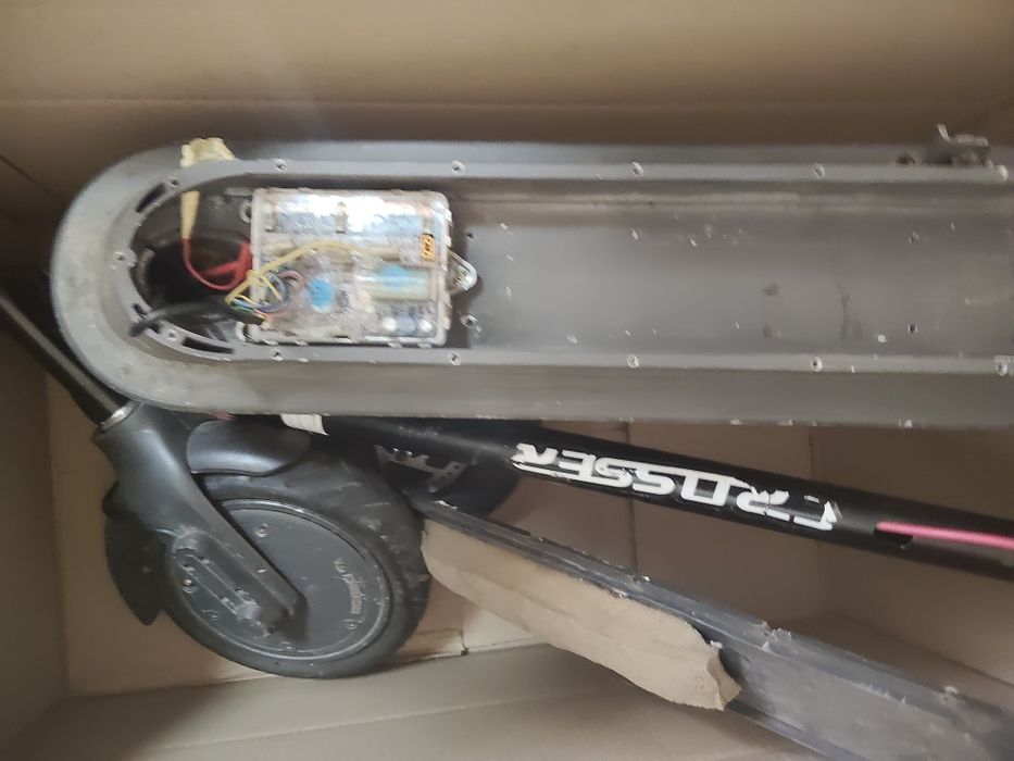 Електросамокат Crosser e 9 на запчастини
