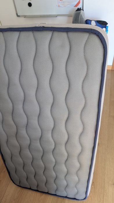Berço 120x60 regulável + colchão Visco Baby – ótimo estado