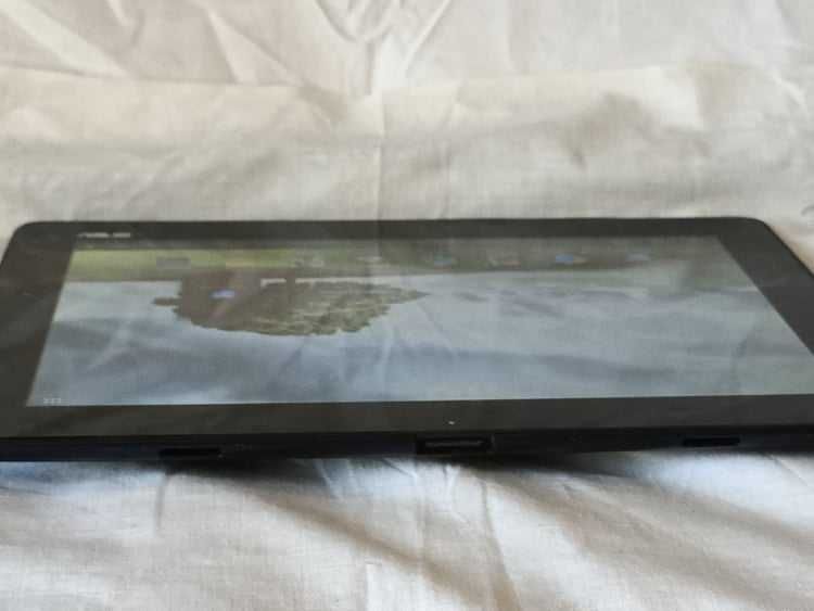 Планшет ASUS TF300T 32Gb SSD / 1 Gb