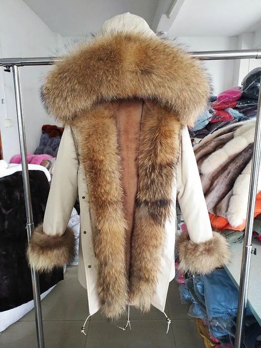 Casaco com pelo muito quente é lindo