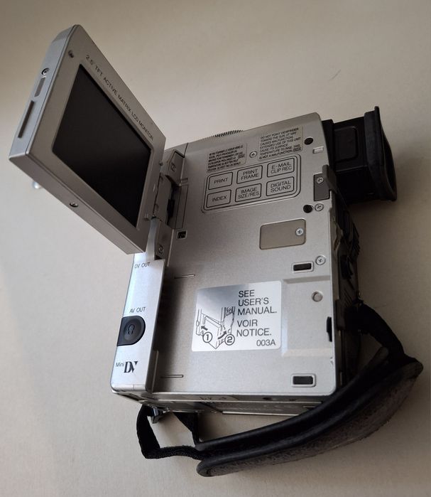 JVC GR-DVX9 MiniDV para Peças ou Restauro – Na Caixa com Acessórios