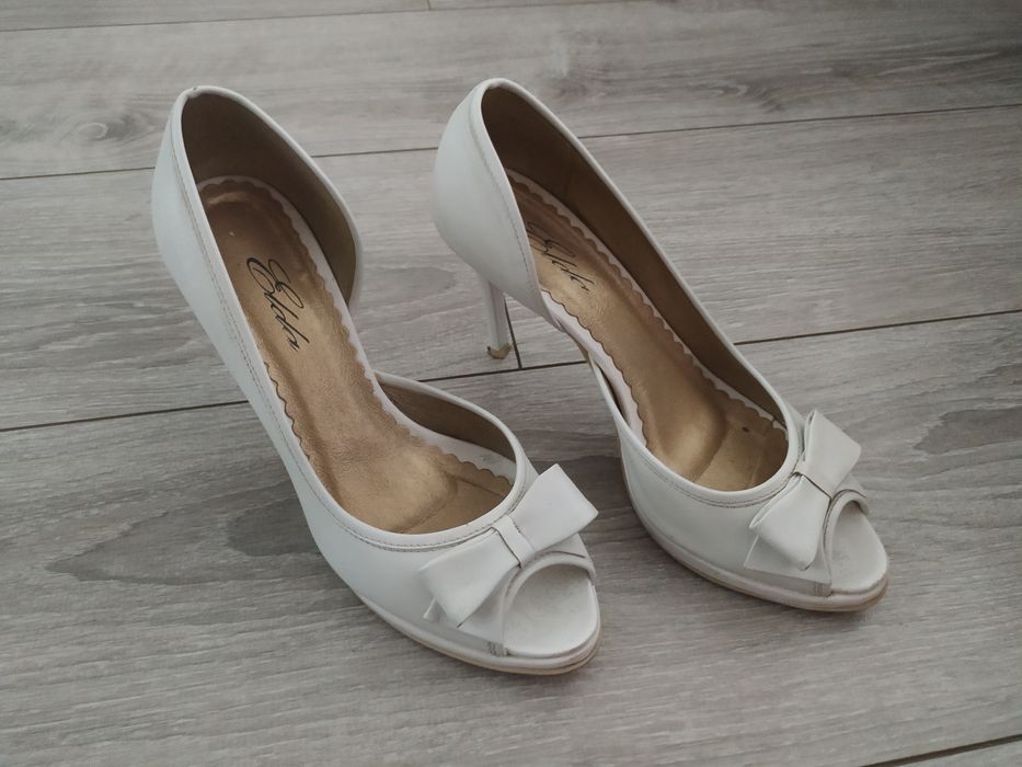 Buty białe roz. 39