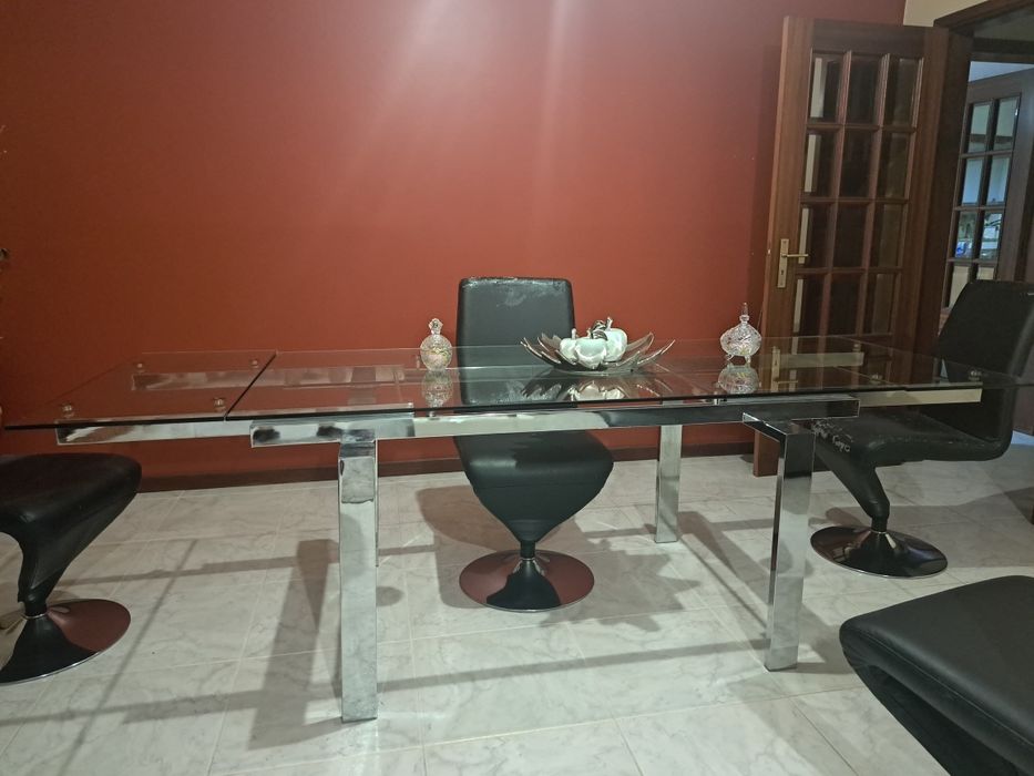 Mesa em vidro c/cadeiras